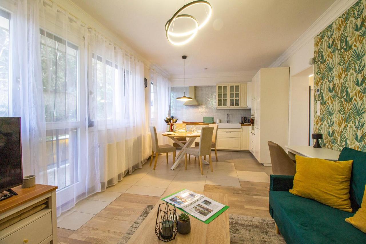 Hillside Lodge Budapest Esterno foto